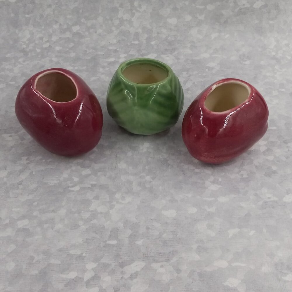 Vintage Small cabbage and tomato vases